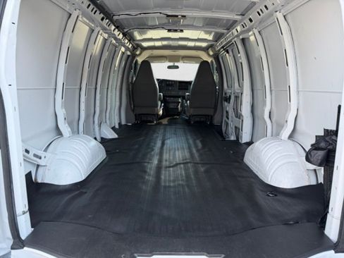 Used 2022 Chevrolet Express 2500 Extended w/ Driver Convenience Package RWD image 16