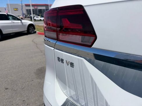Used 2023 Volkswagen Atlas SE w/ Panoramic Sunroof Package AWD/4WD image 13