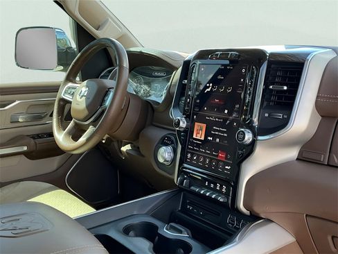 Used 2019 RAM 1500 Laramie image 16