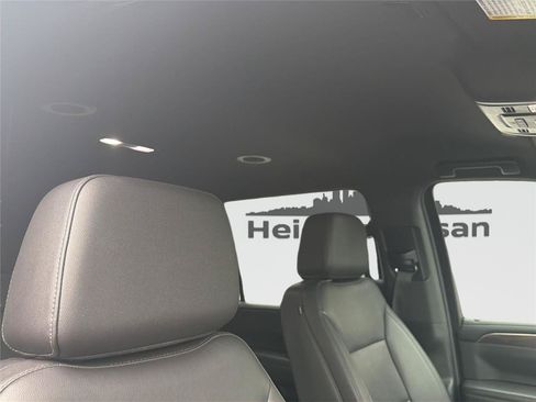 Used 2024 Chevrolet Suburban LT AWD/4WD image 37