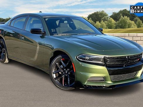 Used 2023 Dodge Charger SXT w/ Blacktop Package image 2