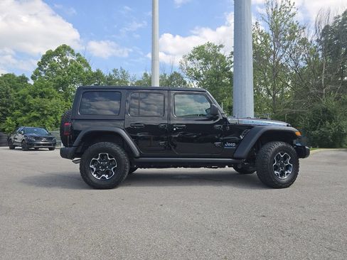 Used 2023 Jeep Wrangler Unlimited Rubicon 4xe w/ Cold Weather Group AWD/4WD image 17