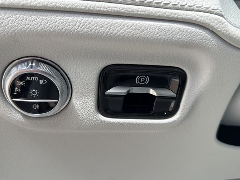 Certified 2023 Mercedes-Benz EQS 580 4MATIC Sedan image 24