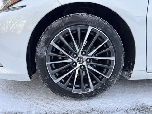 Used 2022 Lexus ES 300h 300h image 2