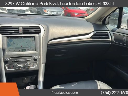 Used 2018 Ford Fusion SE w/ Equipment Group 602A FWD image 30