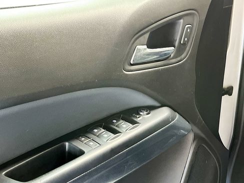 Used 2017 Chevrolet Colorado Z71 AWD/4WD image 18