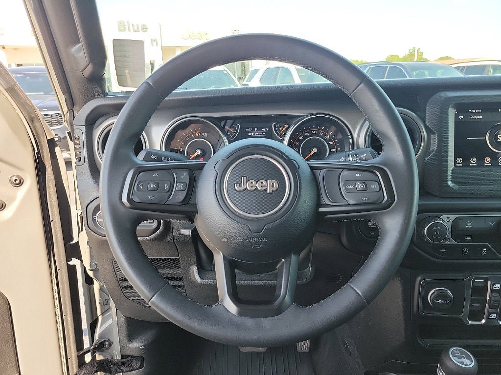 Used 2023 Jeep Gladiator Sport AWD/4WD image 19