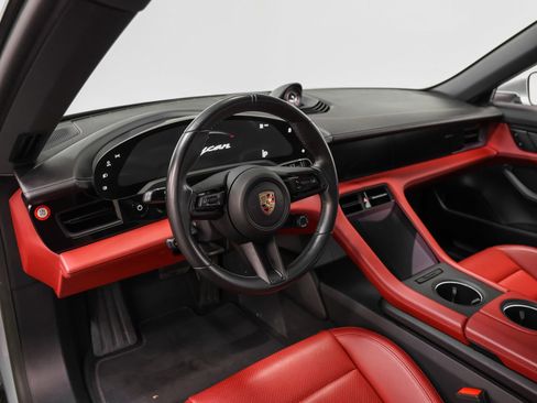 Certified 2023 Porsche Taycan image 4