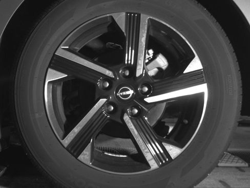Used 2025 Nissan Sentra SV FWD image 17