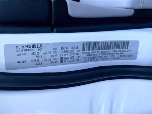 Used 2018 Jeep Grand Cherokee Limited image 32