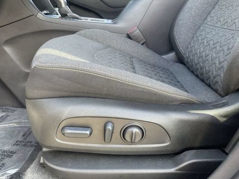 Certified 2024 Chevrolet Equinox LT FWD image 12