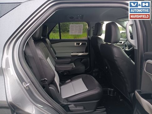 Used 2024 Ford Explorer XLT w/ Equipment Group 202A AWD/4WD image 18