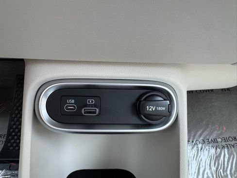 Used 2024 Genesis GV60 Advanced image 18