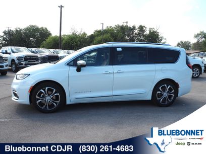 New 2026 Chrysler Pacifica Pinnacle