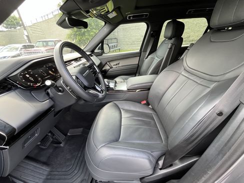 Certified 2025 Land Rover Range Rover Sport SE AWD/4WD image 18