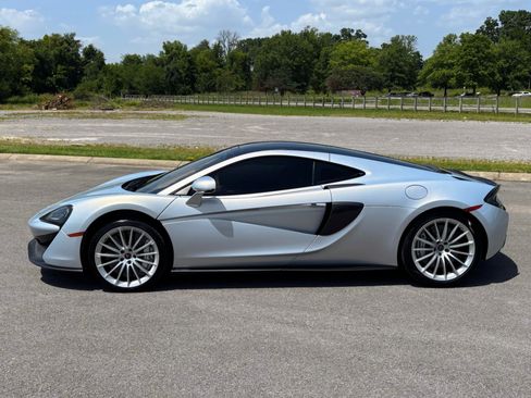 Used 2017 McLaren 570S RWD image 9