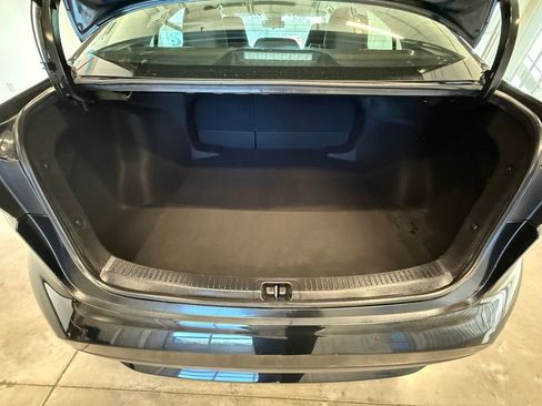 Used 2021 Toyota Corolla LE image 13