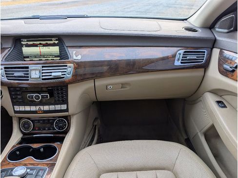 Used 2013 Mercedes-Benz CLS 550 4MATIC w/ Premium I Pkg image 27