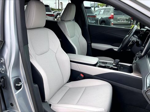 Used 2024 Lexus RX 350 Premium w/ Accessory Package (Z1) FWD image 9