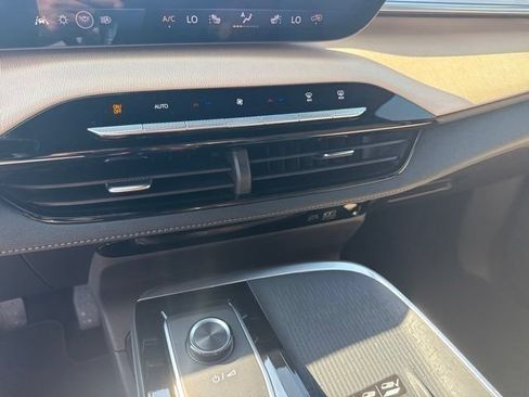 Certified 2026 Buick Enclave Preferred w/ Power Package FWD image 43