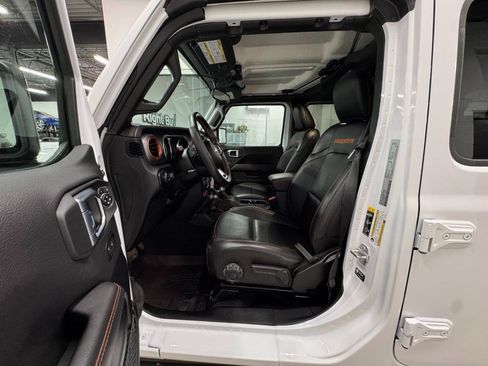 Used 2021 Jeep Gladiator Mojave w/ Cold Weather Group image 10