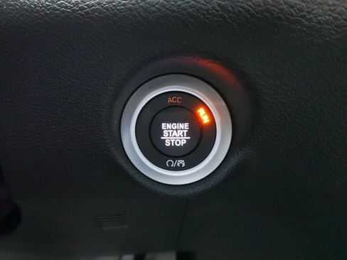 New 2027 Chrysler Pacifica Select FWD image 18