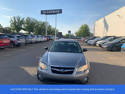 Used 2009 Subaru Outback 2.5i Special Edition AWD/4WD image 2