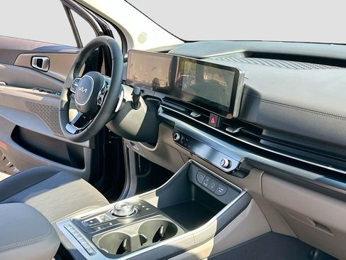 New 2026 Kia Carnival LXS image 5