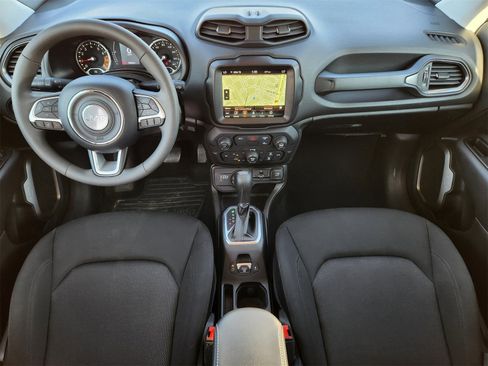 Certified 2023 Jeep Renegade Latitude image 25