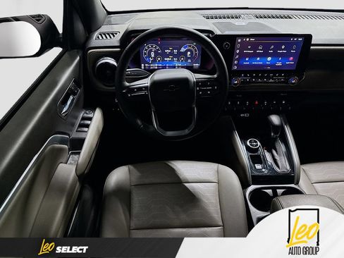 Used 2025 Chevrolet Colorado ZR2 w/ Technology Package AWD/4WD image 27