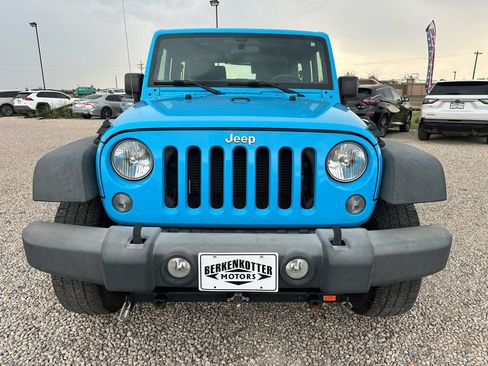 Used 2018 Jeep Wrangler Sport AWD/4WD image 3