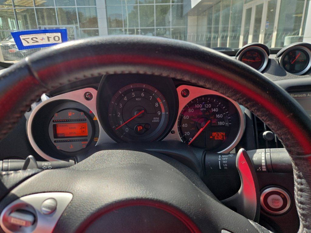 Used 2015 Nissan 370Z Touring RWD image 20