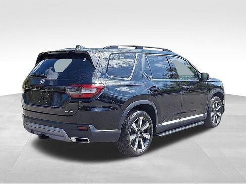 Used 2023 Honda Pilot Elite image 6