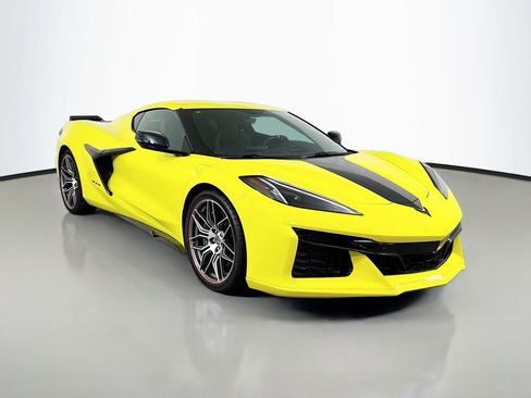 Used 2023 Chevrolet Corvette Z06 w/ Stealth Interior Trim Package RWD image 3