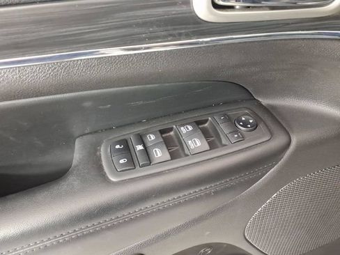 Used 2019 Jeep Grand Cherokee Limited AWD/4WD image 14