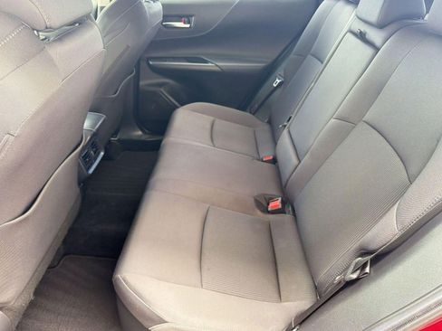 Used 2022 Toyota Venza LE image 14