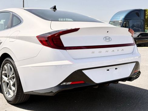 Used 2023 Hyundai Sonata SEL w/ Preferred Accessory Package FWD image 12