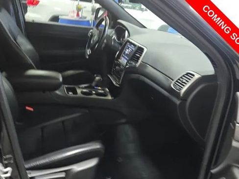 Used 2018 Jeep Grand Cherokee Altitude AWD/4WD image 9