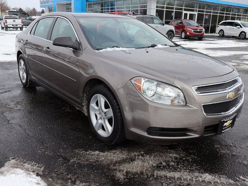 Used 2012 Chevrolet Malibu LS w/ LS Uplevel Package image 2