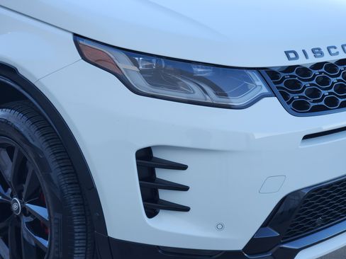 Certified 2025 Land Rover Discovery Sport Dynamic SE image 8