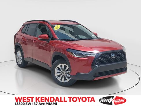Used 2022 Toyota Corolla Cross LE FWD image 1