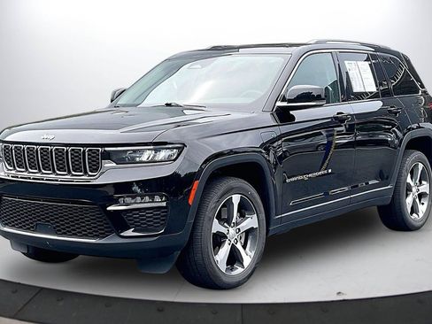 Used 2023 Jeep Grand Cherokee 4WD 4xe image 4