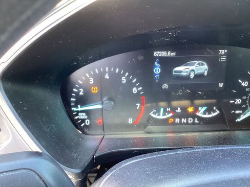 Used 2020 Ford Escape SE FWD image 3