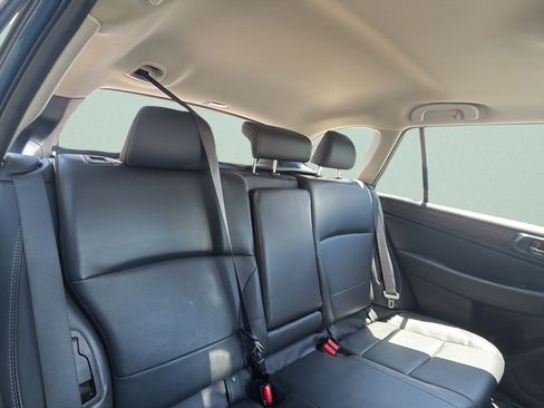 Used 2019 Subaru Outback 2.5i Limited AWD/4WD image 28