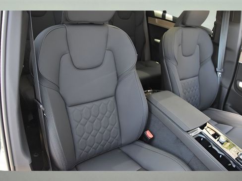 New 2026 Volvo XC90 B6 Plus w/ Protection Package Premier image 31