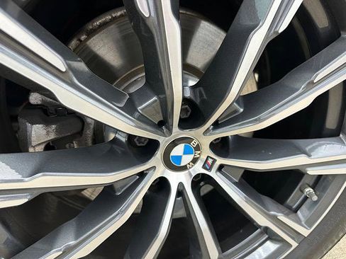 Certified 2022 BMW X5 xDrive40i w/ M Sport Package AWD/4WD image 33