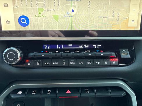 Used 2025 Toyota Sequoia Platinum image 29