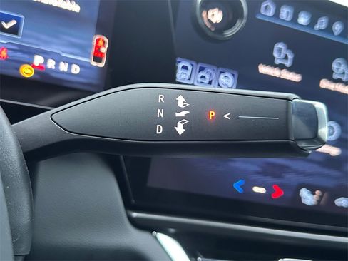 New 2026 Chevrolet Equinox EV LT image 29