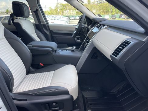 Certified 2025 Land Rover Discovery Dynamic SE AWD/4WD image 15
