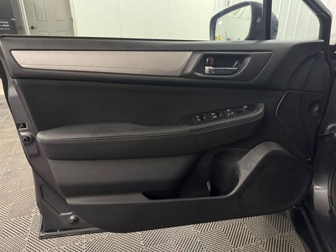 Used 2019 Subaru Outback 2.5i Premium AWD/4WD image 27